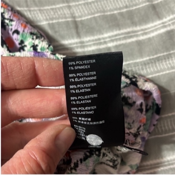 3/$14 Anthropologie Floral Button Front Stretch Top Size: S - Picture 9 of 9